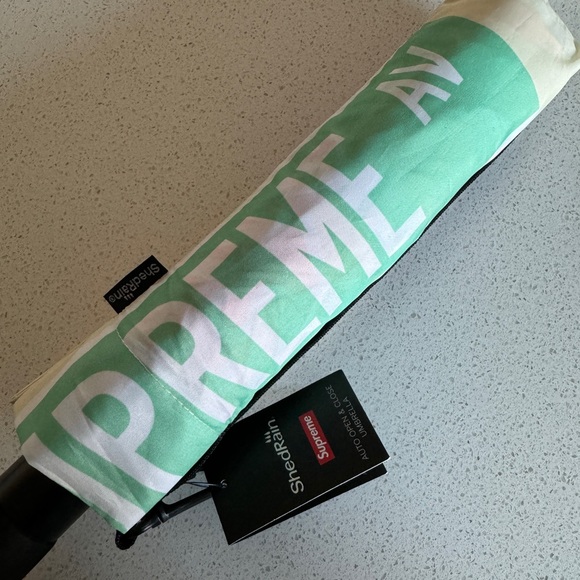 Supreme Shedrain ® Street Signs Umbrella - Picture 2 of 6